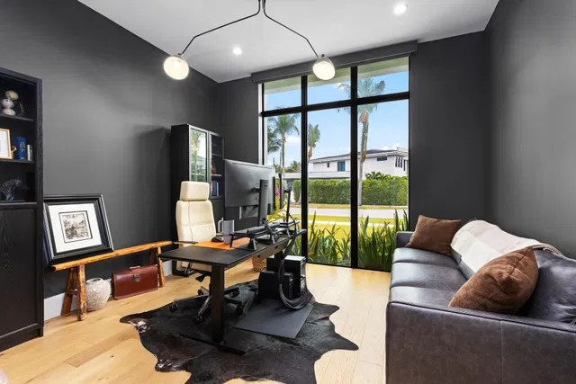Residence photo 14