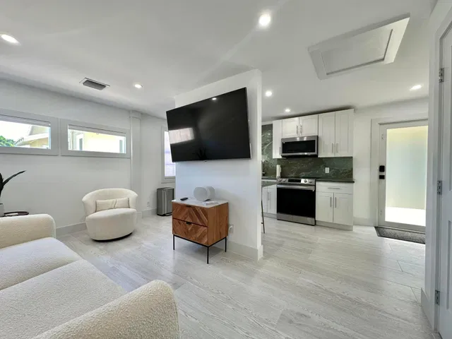 West Palm Beach Residence photo 32