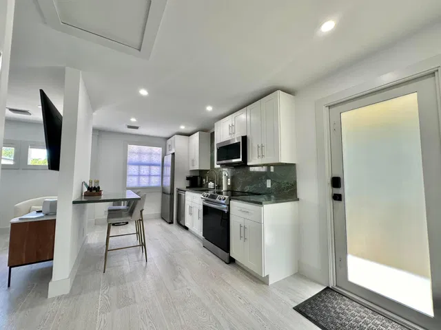 West Palm Beach Residence photo 36
