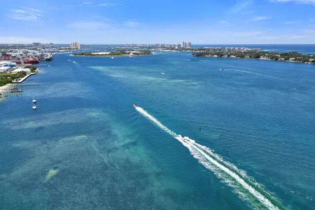West Palm Beach Residence photo 48