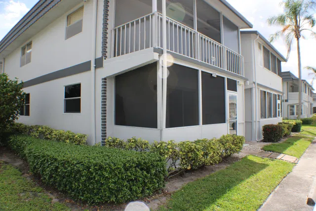 Residence photo 3