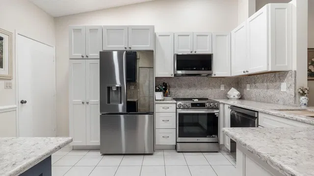 Residence photo 5