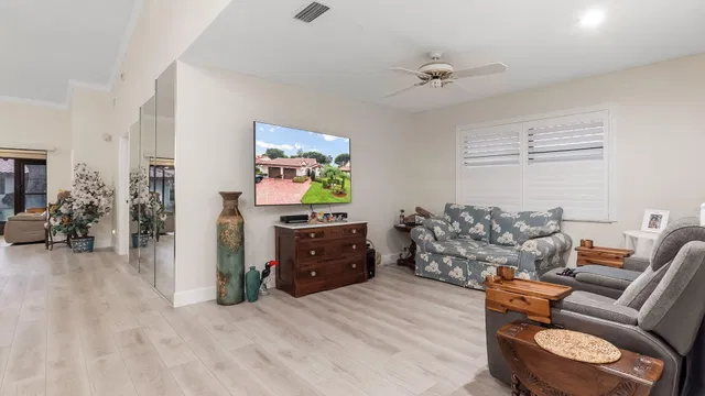 Residence photo 9