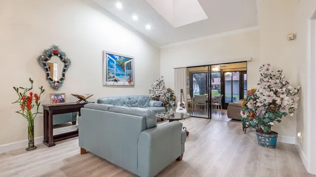 Residence photo 18