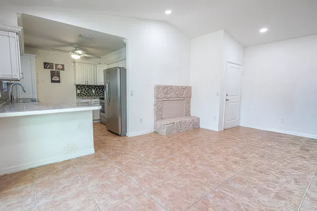 Residence photo 5