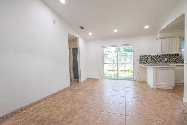 Residence photo 6