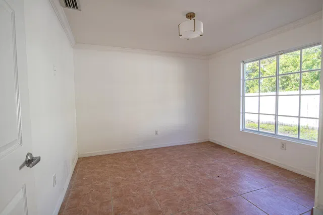 Residence photo 9