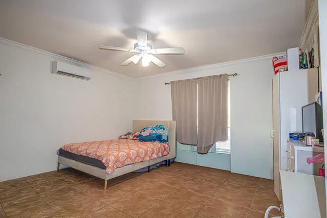 Residence photo 16