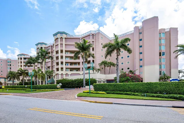 300 SE Fifth Boca Unit PH 8120 photo 41