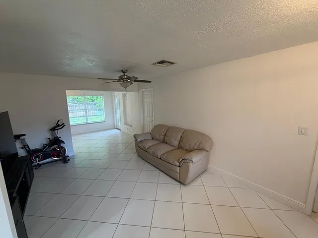 Residence photo 6