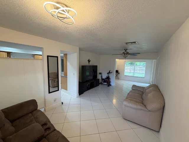 Residence photo 7