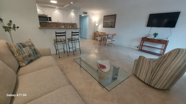 Residence photo 12
