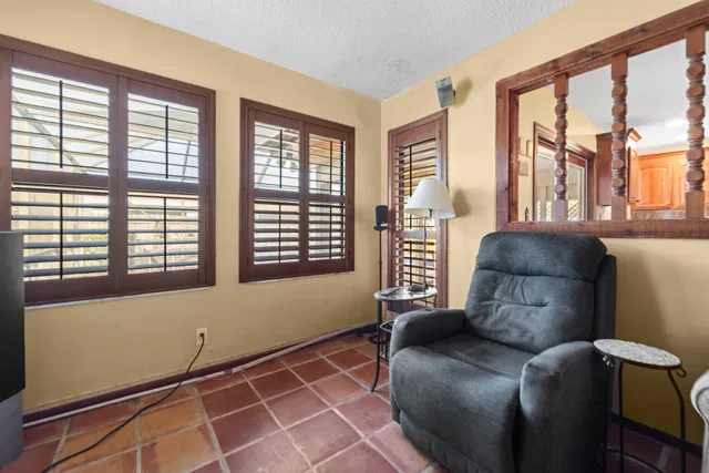  Residence photo 12
