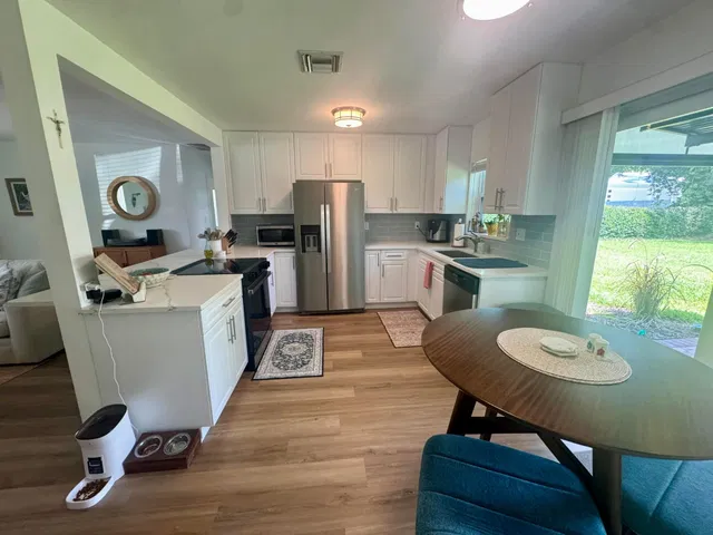  Residence photo 5