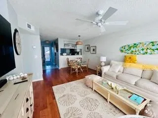 Unit c202 photo 2