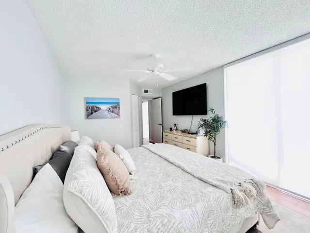 Unit c202 photo 9