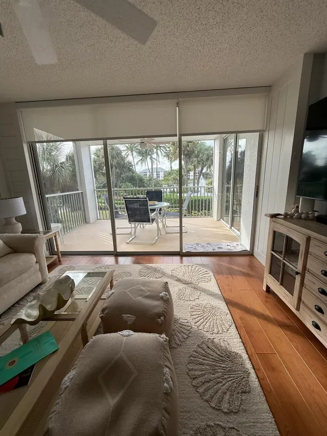 Unit c202 photo 15