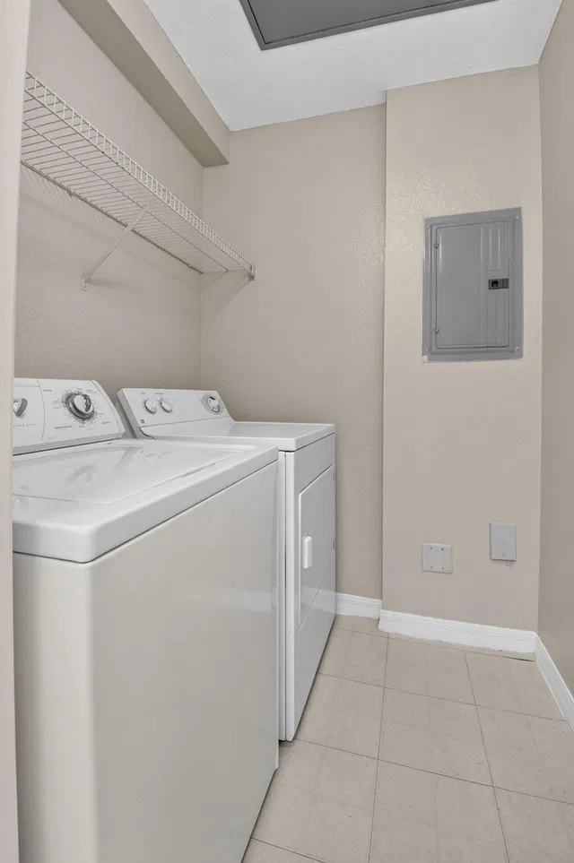 Unit 303 photo 16