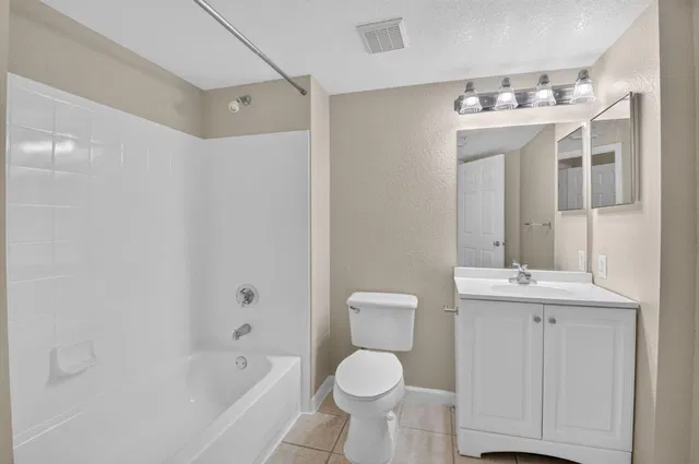 Unit 303 photo 21