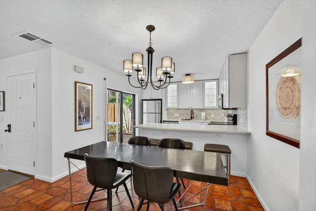 Unit 103 photo 22