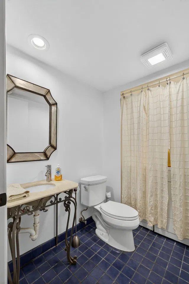 Unit 103 photo 32