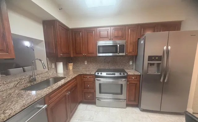 Unit 504 photo 2