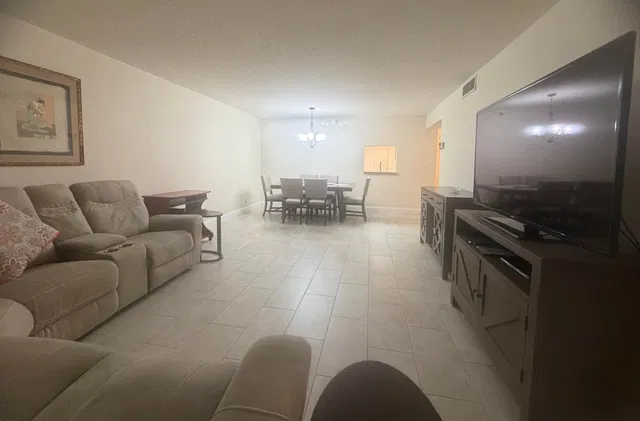 Unit 504 photo 3