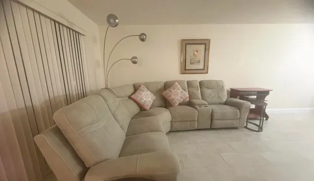 Unit 504 photo 4