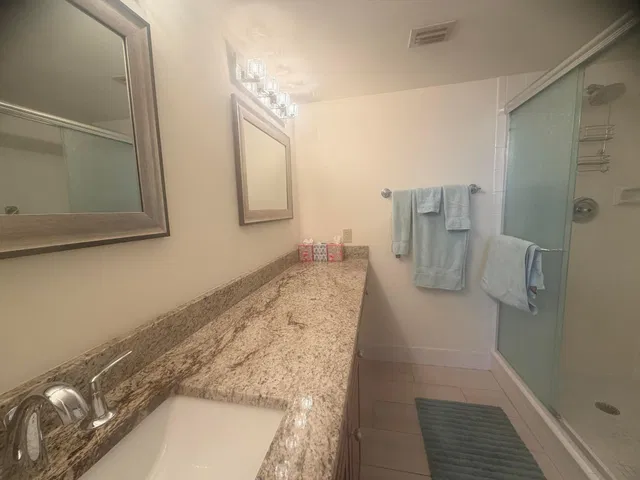 Unit 504 photo 7