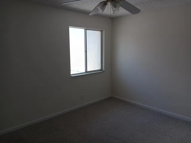 Unit E photo 17