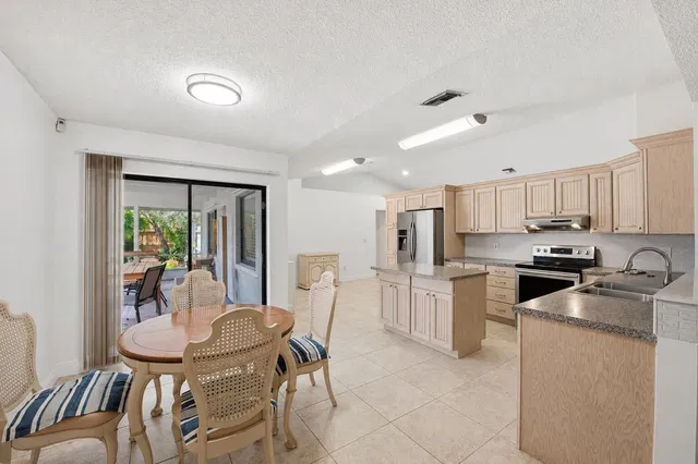 Residence photo 9