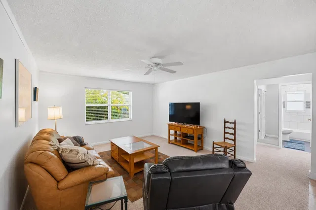 Residence photo 11