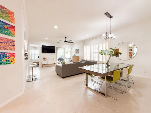 Residence photo 3