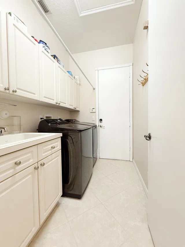 Residence photo 11
