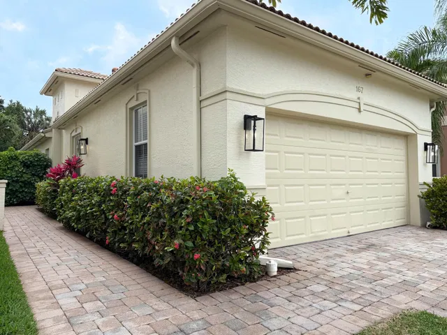 Residence photo 17