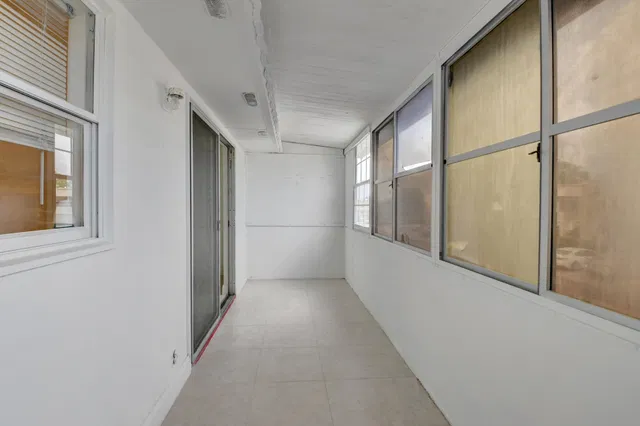 Residence photo 17