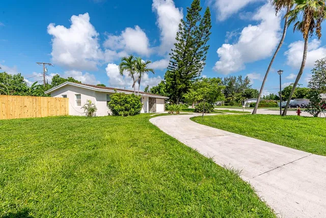 Residence photo 3