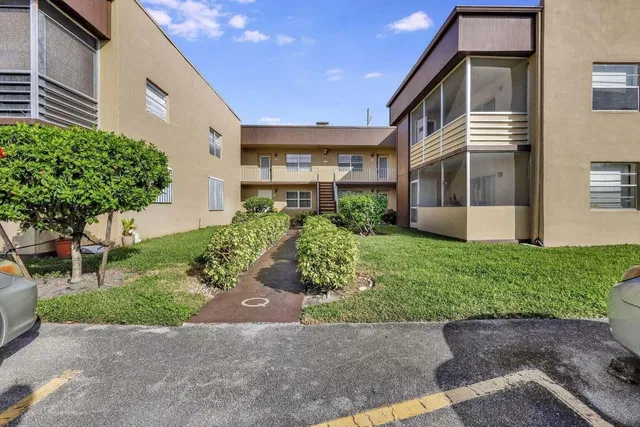  Residence photo 4
