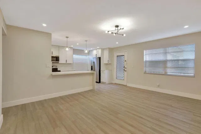  Residence photo 9