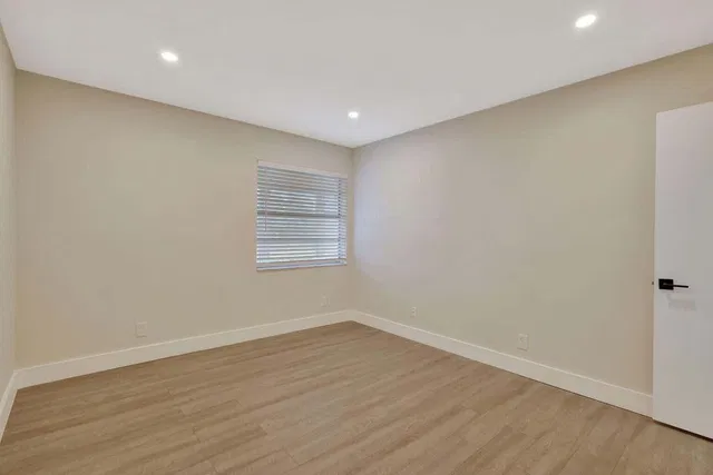  Residence photo 16