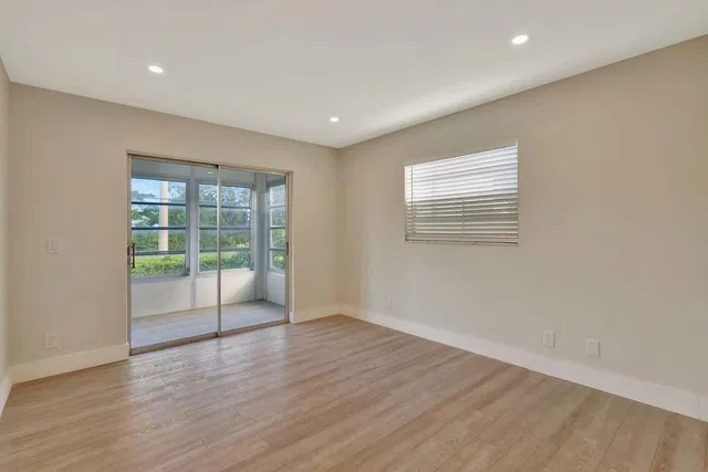 Residence photo 19