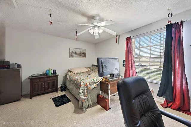 Residence photo 17