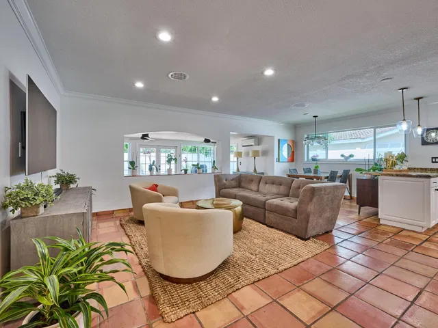 Residence photo 20