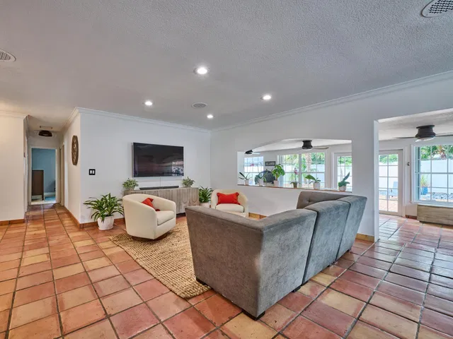 Residence photo 22