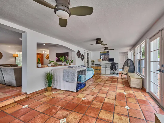 Residence photo 37