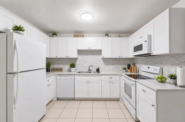Residence photo 5
