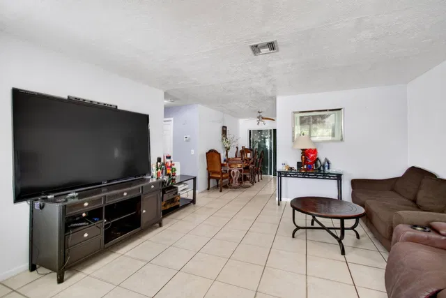 Residence photo 10