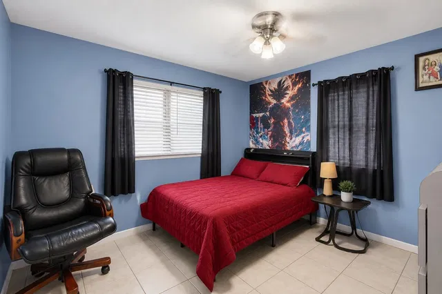 Residence photo 16