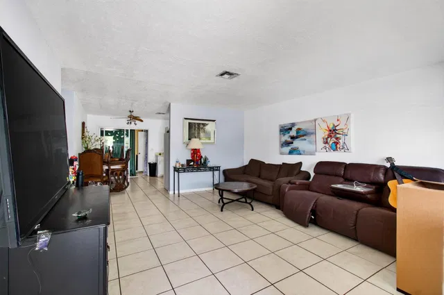 Residence photo 23