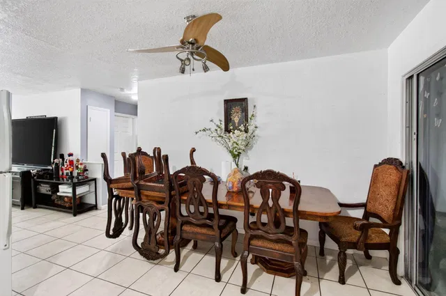 Residence photo 24